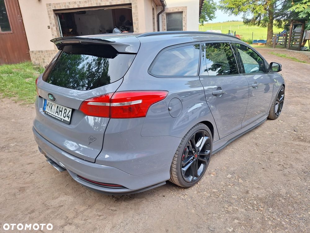 Ford Focus 2.0 EcoBoost ST mit Leder-Sport-Paket - 10