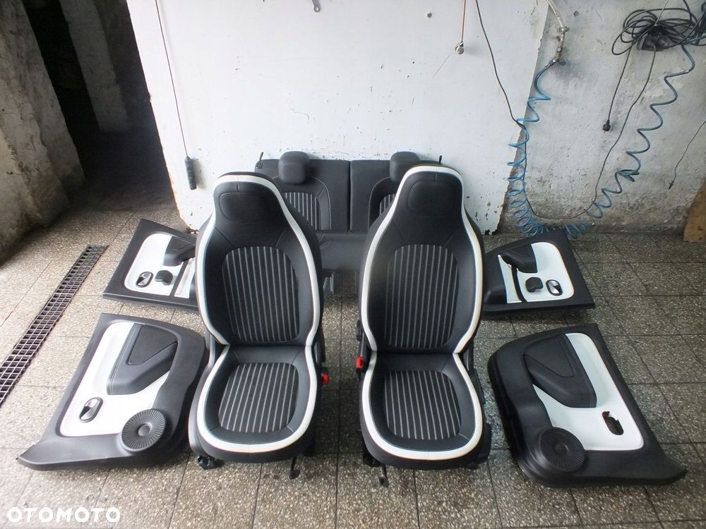 Fotele Kanapa Boczki Półskóra Renault Twingo III E-TECH - 1