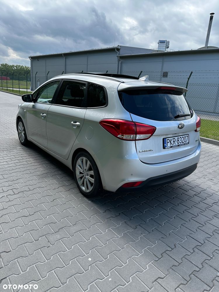 Kia Carens - 5
