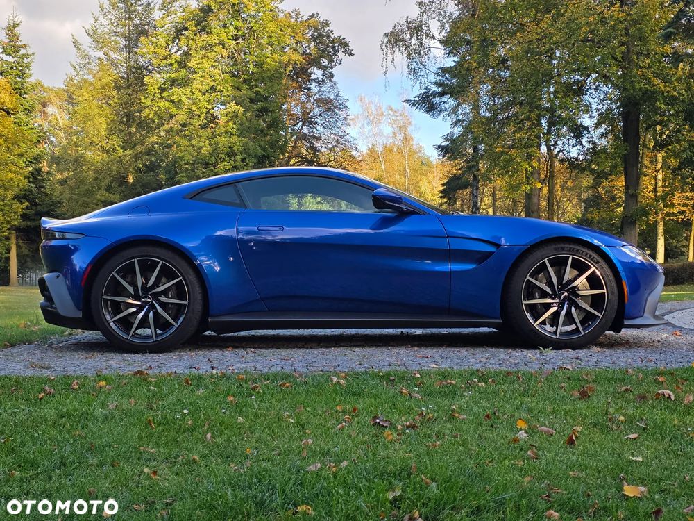 Aston Martin V8 Vantage Standard - 9