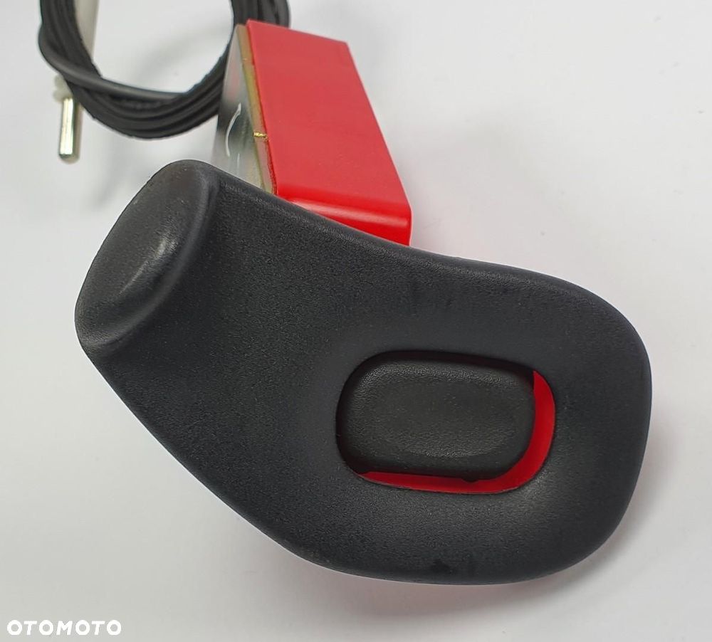 ZAMEK ZATRZASK KANAPY LEWY TYŁ FORD FOCUS MK1 2M51-A61383-EA - 3