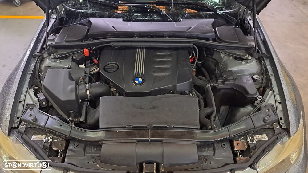 BMW 320 d Touring LifeStyle Auto - 40