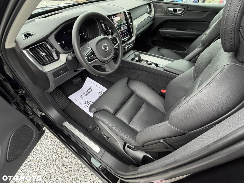 Volvo XC 60 B4 D AWD Ultimate Dark - 24