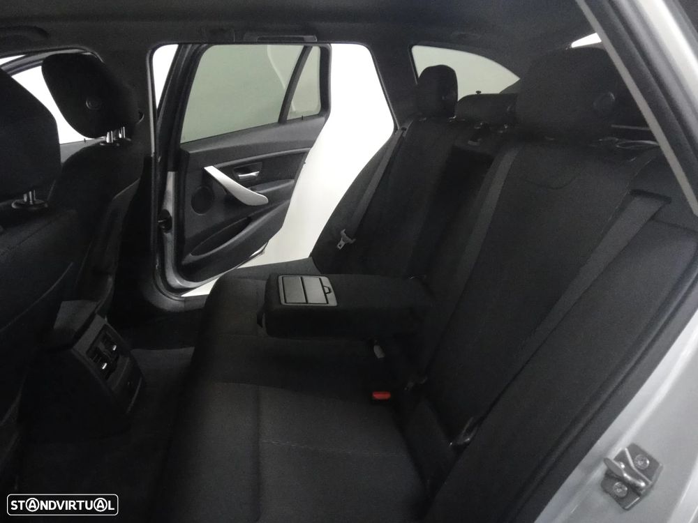 BMW 318 d Auto Exclusive - 14