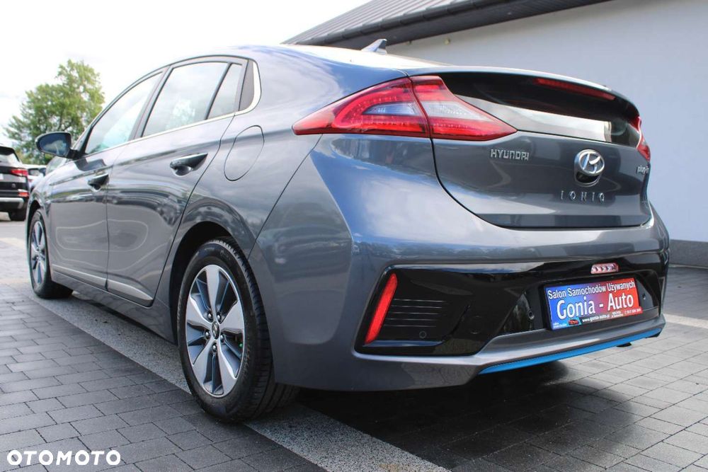 Hyundai IONIQ - 17