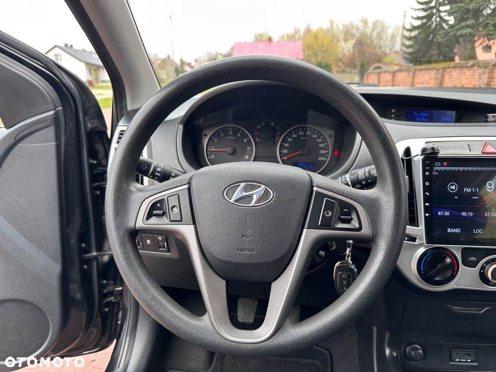 Hyundai i20 1.2 Fifa World Cup Edition - 17