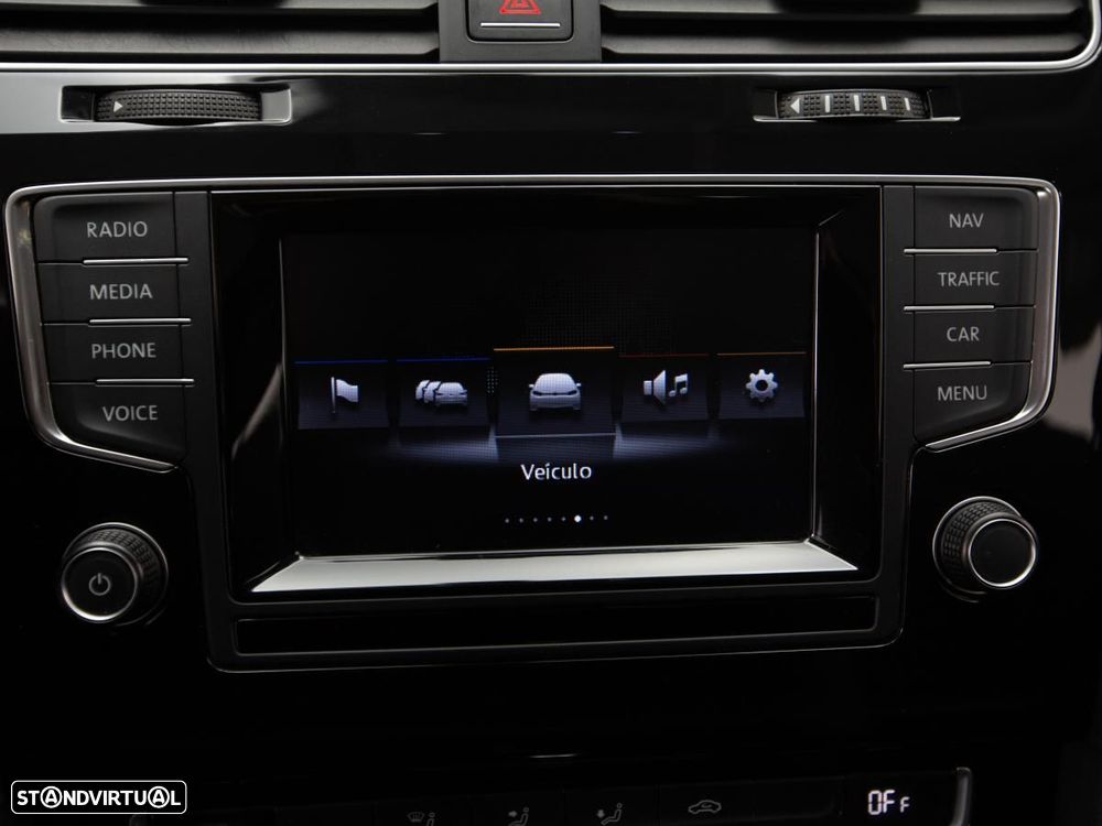 VW Golf 1.6 TDi Highline DSG - 26