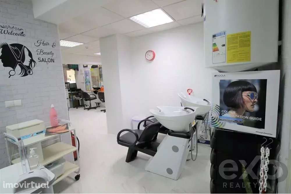 Vende-se loja no Centro Comercial em Cabanas - Grande imagem: 3/13