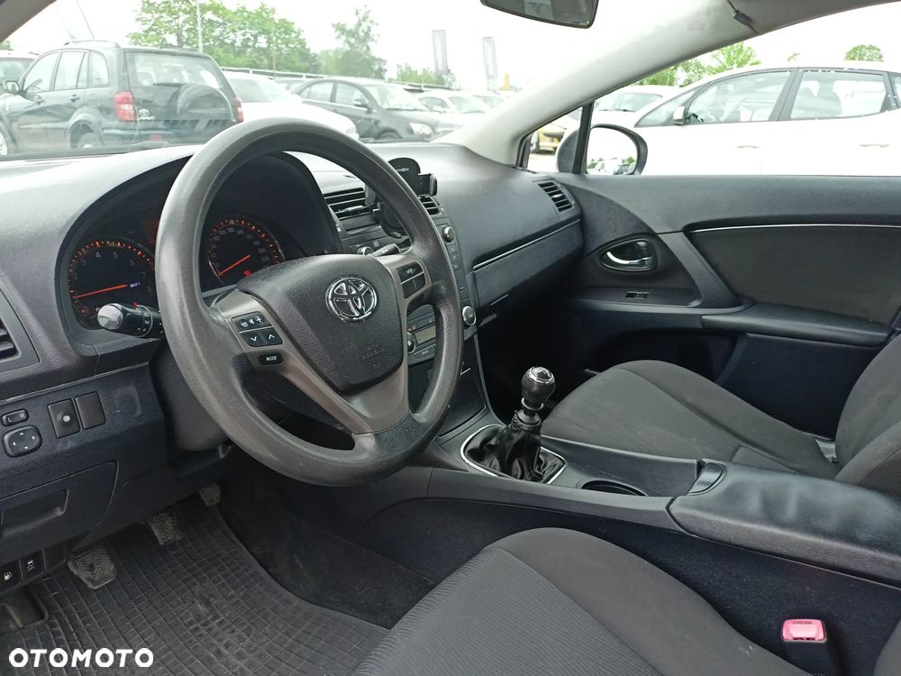 Toyota Avensis - 7