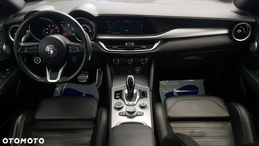 Alfa Romeo Stelvio - 13
