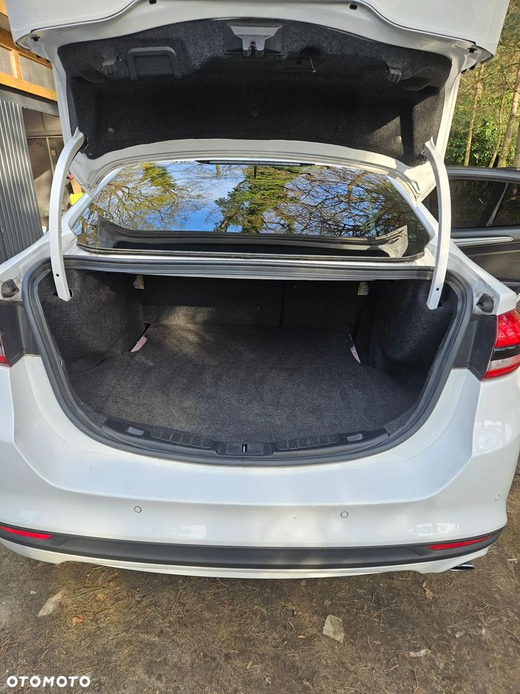 Ford Fusion - 17