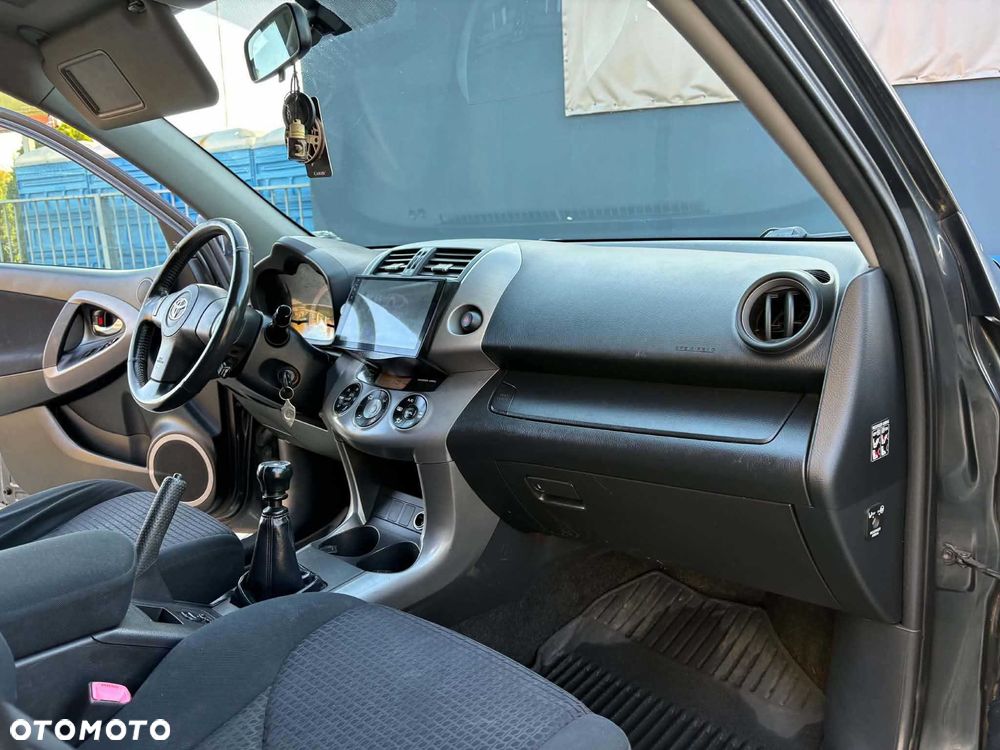 Toyota RAV4 - 9