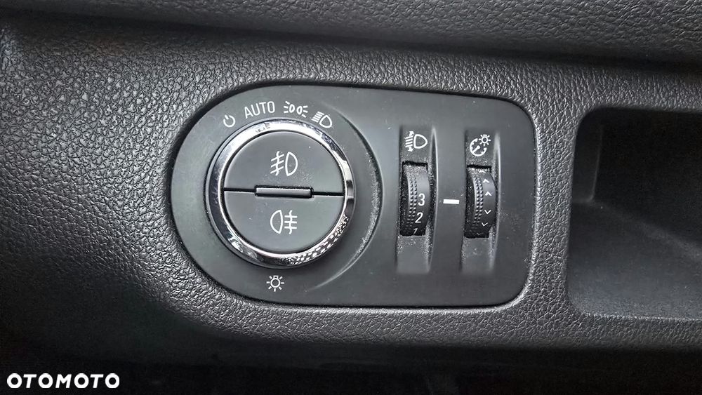 Opel Meriva - 9