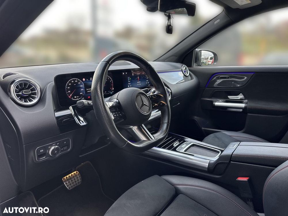 Mercedes-Benz GLA - 13