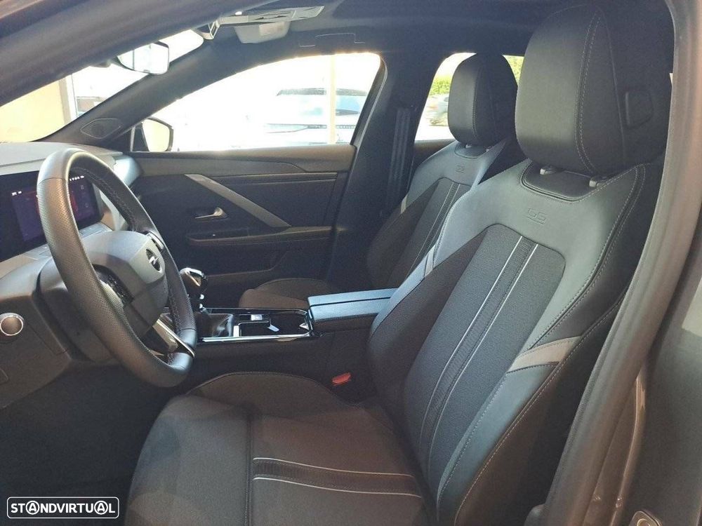 Opel Astra 1.2 T GS - 9