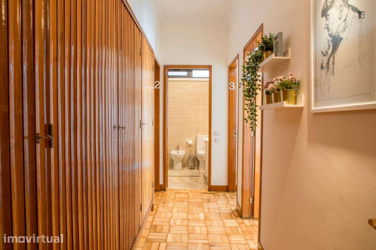 Quarto - localizado em Matosinhos Porto - Grande imagem: 2/7