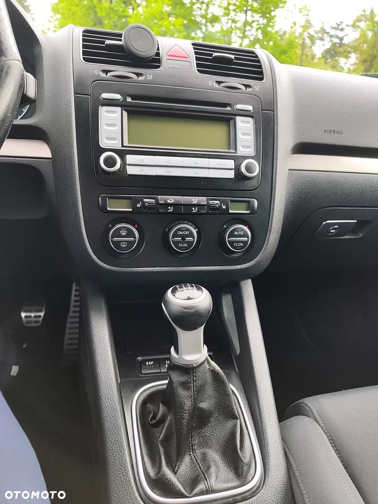 Volkswagen Golf - 10