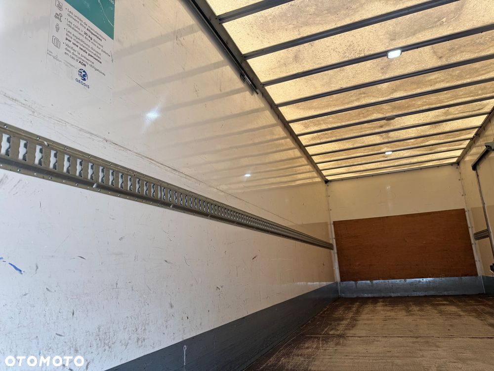 MAN TGL 12.220 / KONTENER + WINDA / 117 000 KM / ROLETA / TYŁ PODUSZKA / Z FRANCJI / STAN BDB / / / - 16