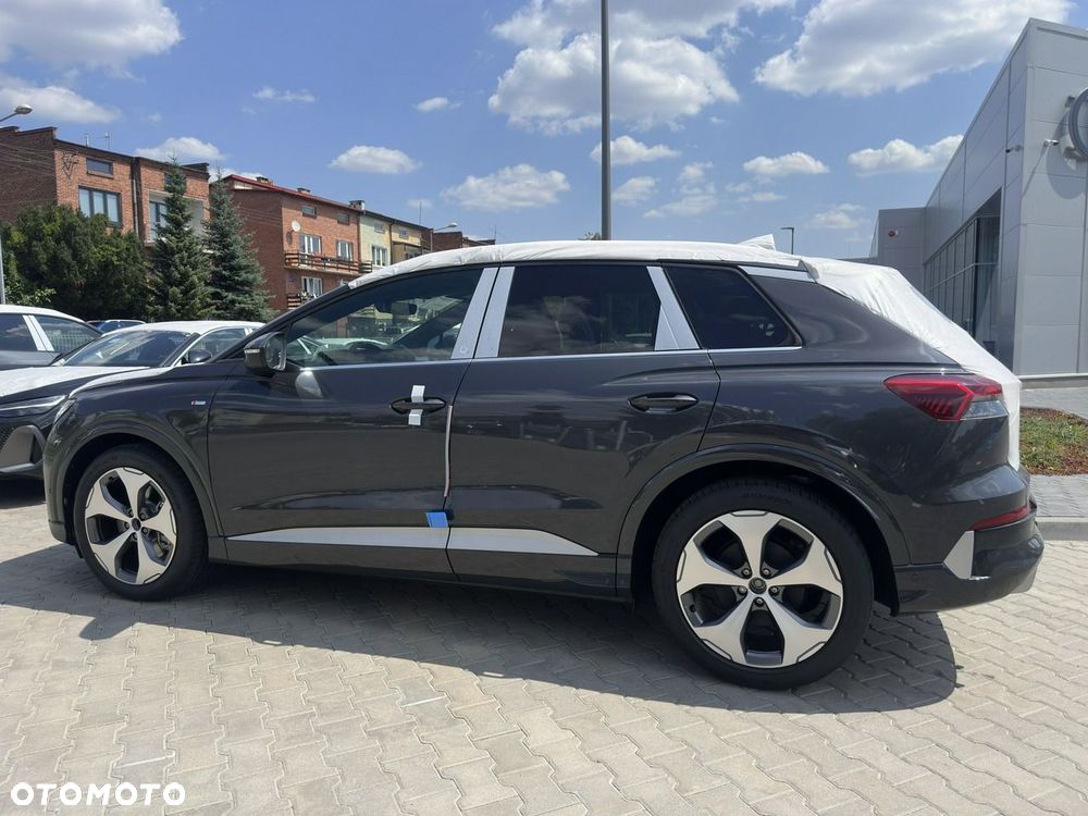 Audi Q4 e-tron - 4