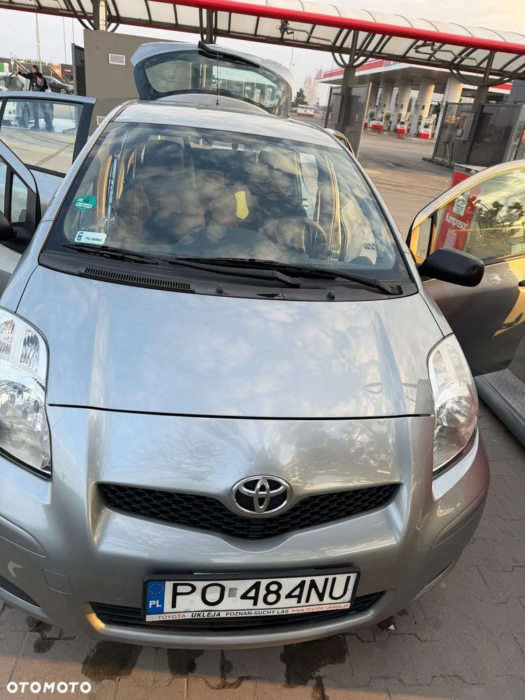 Toyota Yaris 1.0 Luna EU5 - 5