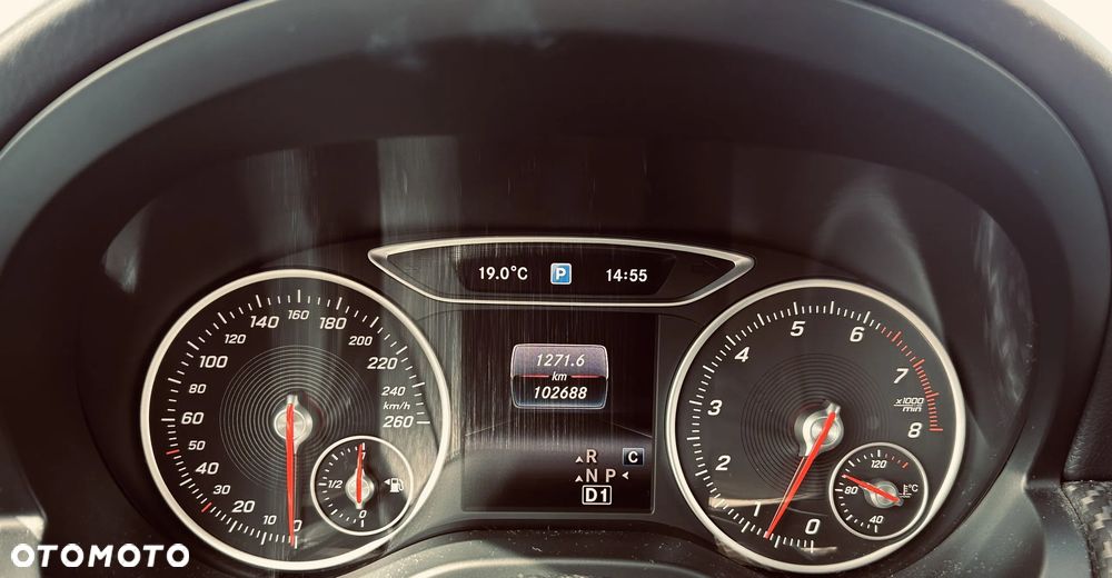 Mercedes-Benz GLA 200 7G-DCT Style - 12