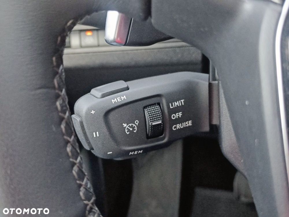 Peugeot 3008 1.2 PureTech Allure Pack S&S EAT8 - 25