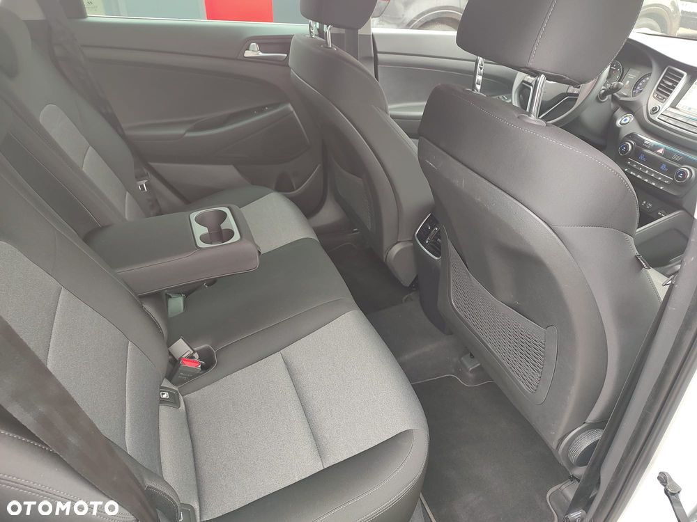 Hyundai Tucson 2.0 CRDI BlueDrive Style 2WD - 12