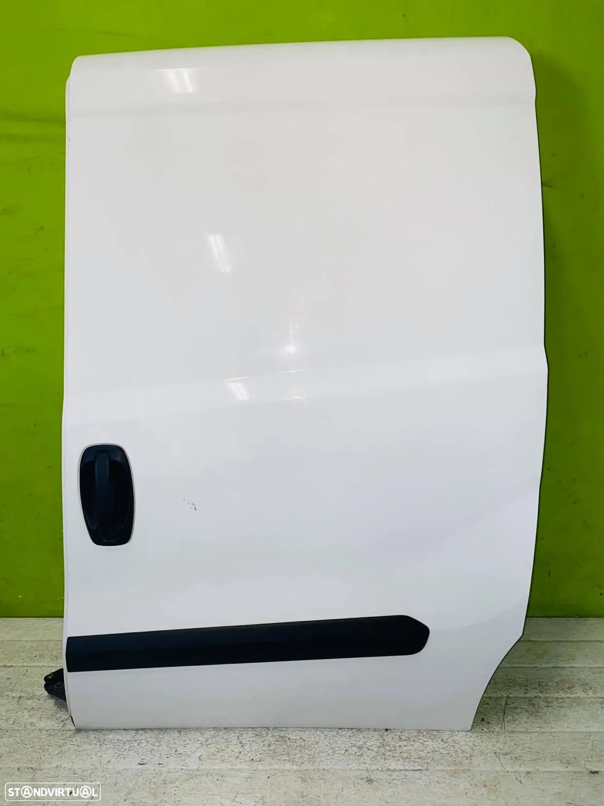 Porta Lateral Esquerda Fiat Doblo - 2010 / 2021 - 1