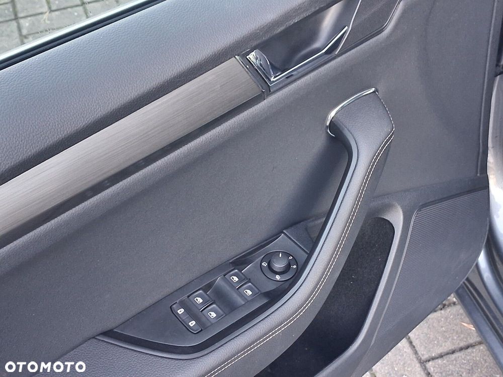 Skoda Superb 2.0 TSI Style DSG - 28