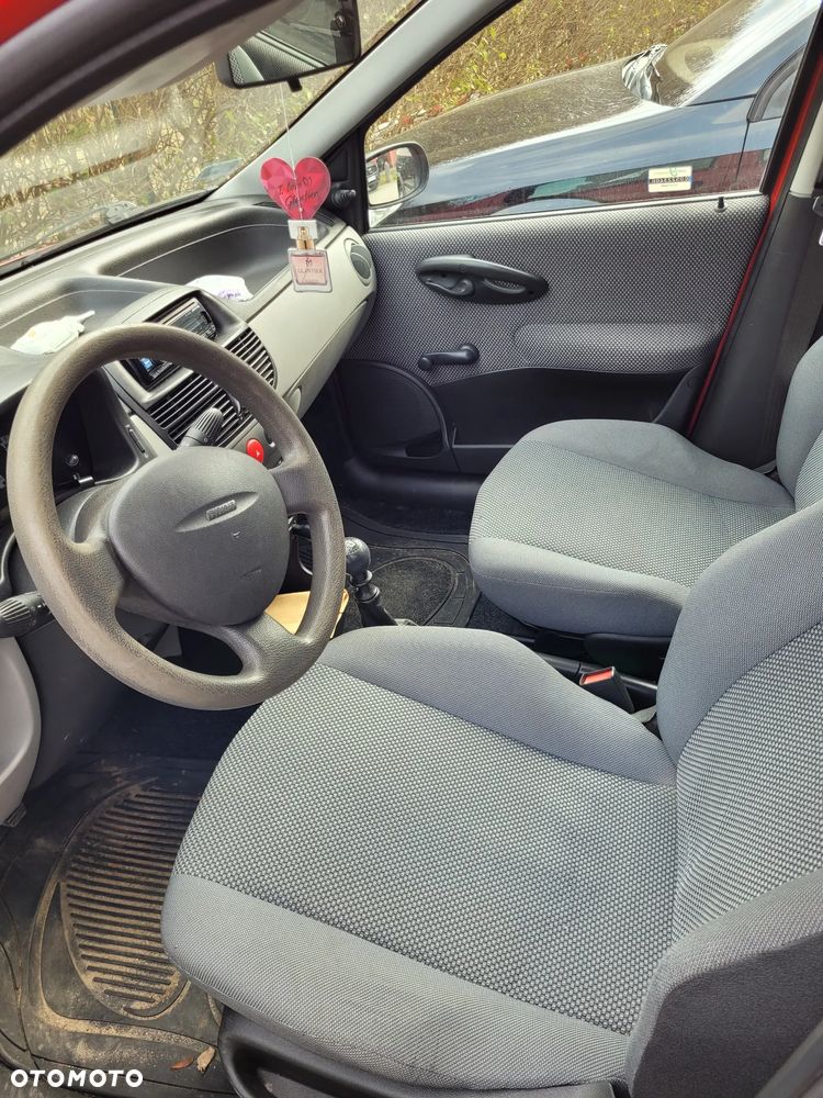 Fiat Punto 1.2 8V - 4