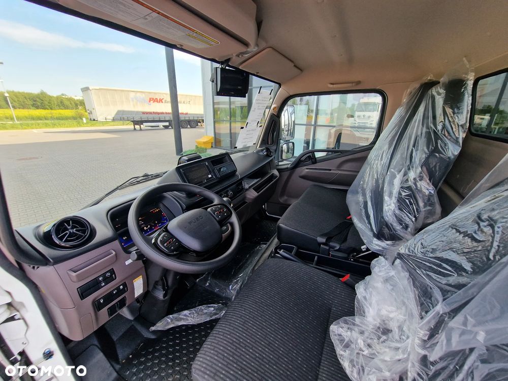 FUSO Canter 9C18 4x2 AMT - 12