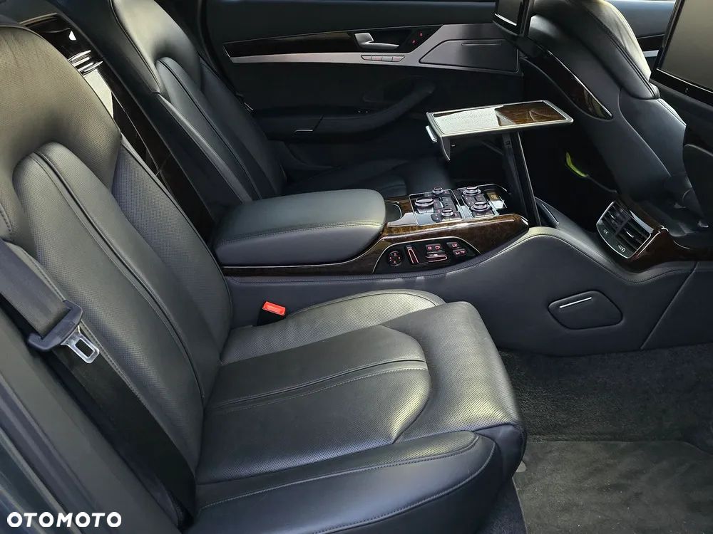 Audi A8 4.2 TDI DPF (clean diesel) quattro tiptronic Lang - 31