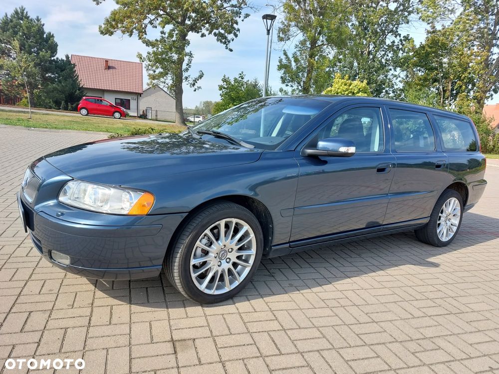 Volvo V70 2.5T AWD Summum - 1