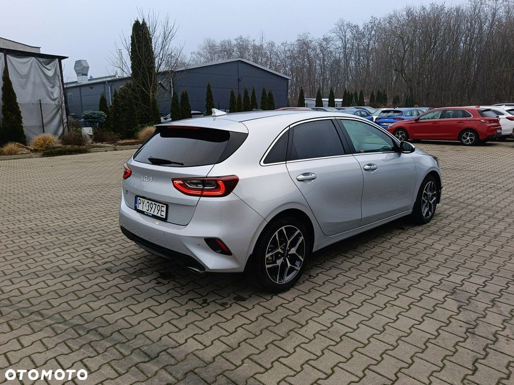 Kia Ceed - 11