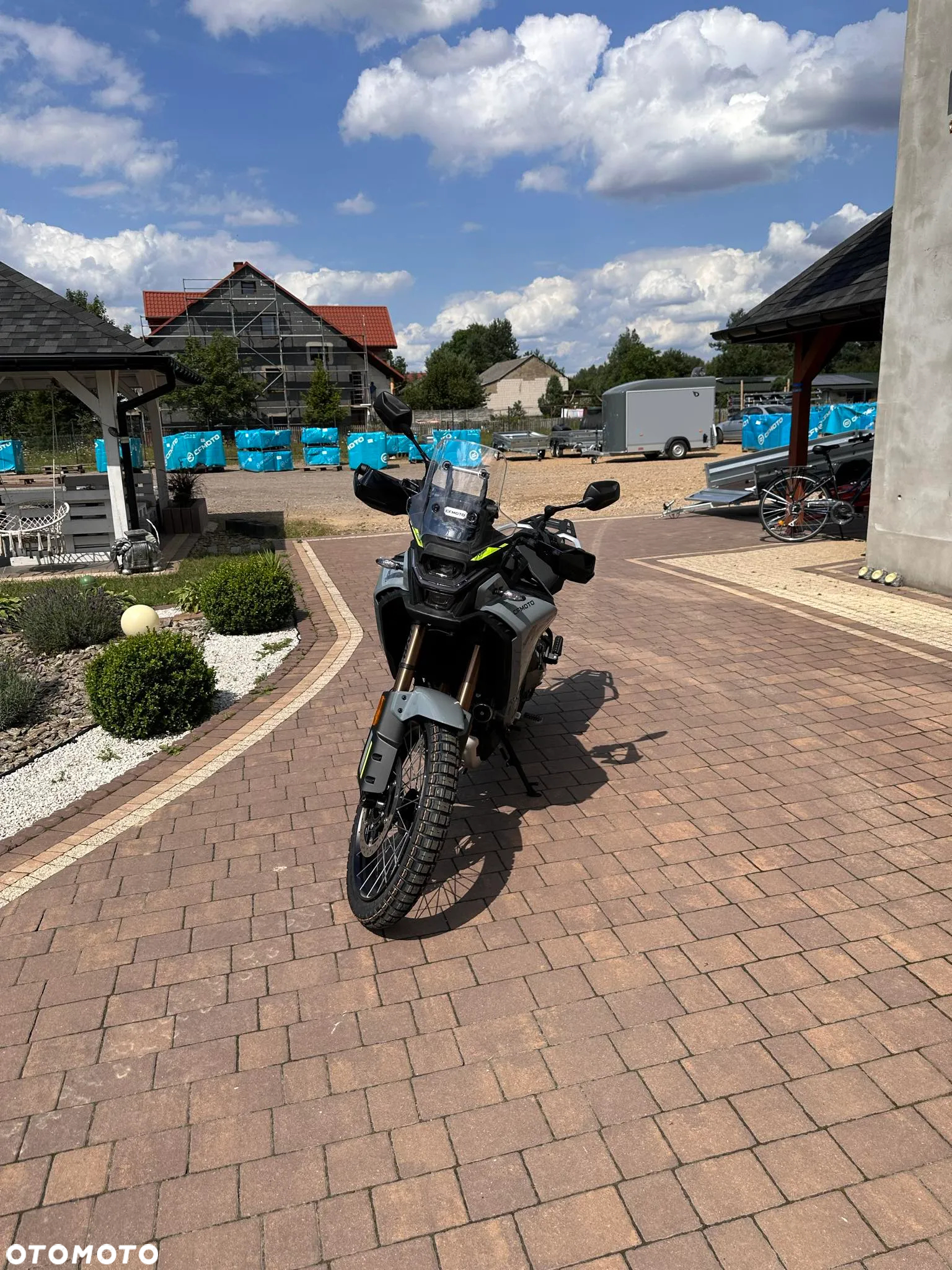 CFMoto MT - 11