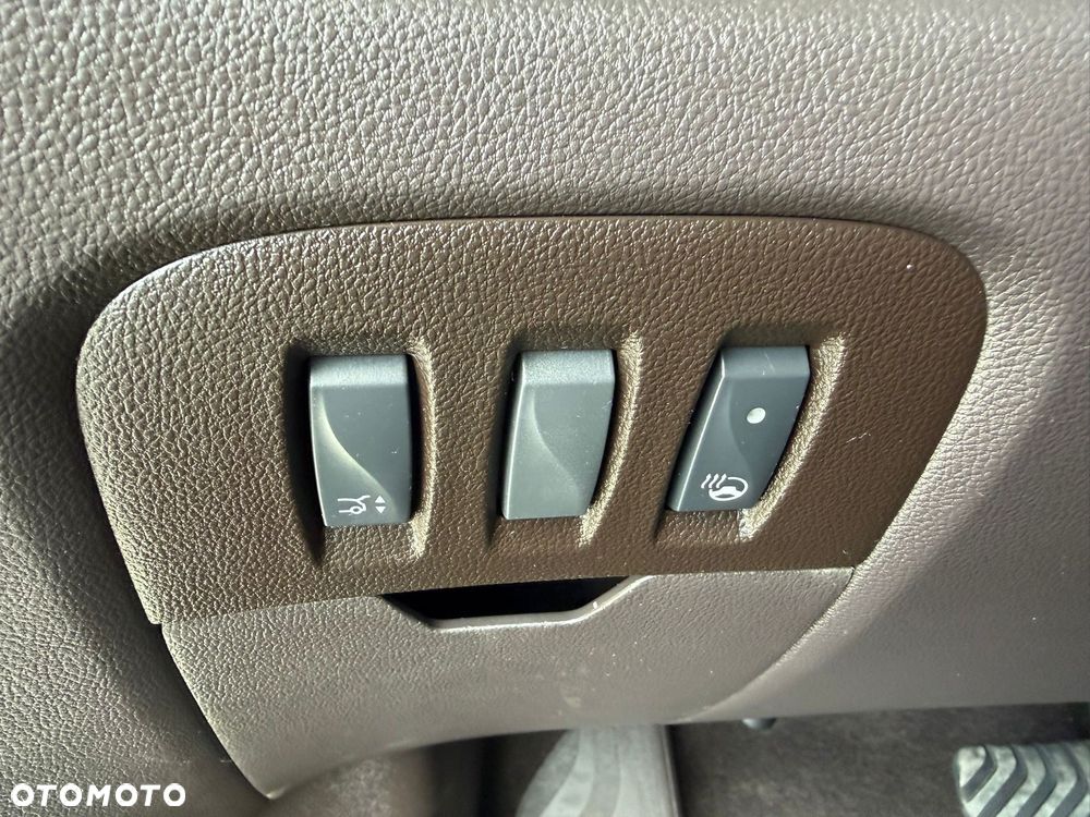 Renault Espace 1.6 dCi Energy Initiale Paris EDC 7os - 17