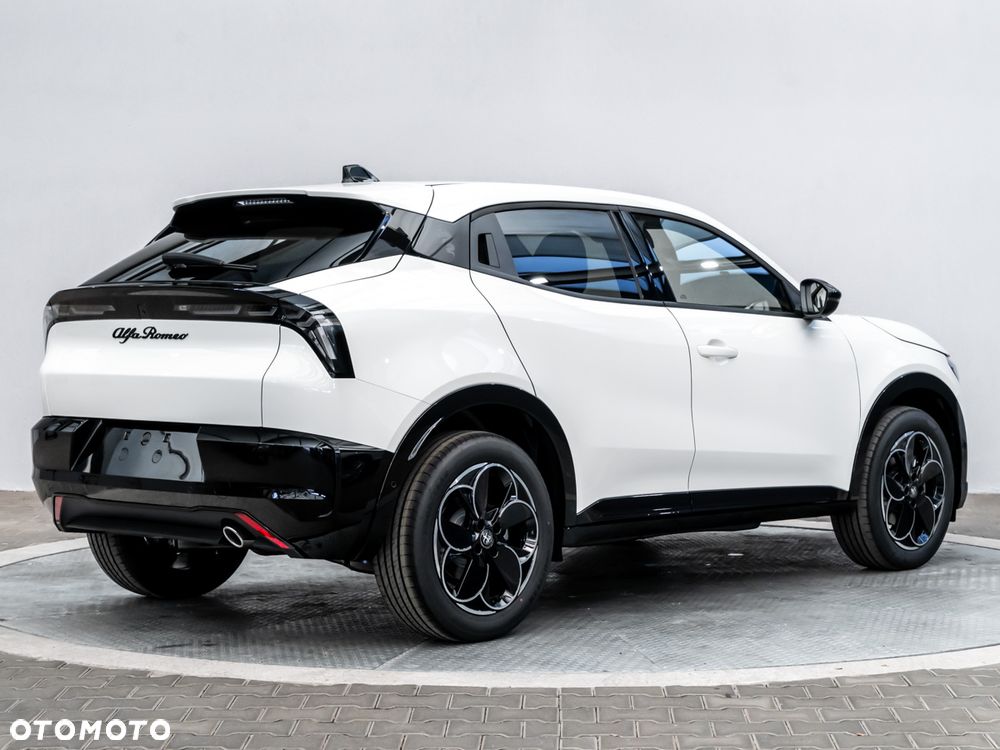 Alfa Romeo Junior 1.2 mHEV Ti eDCT - 6
