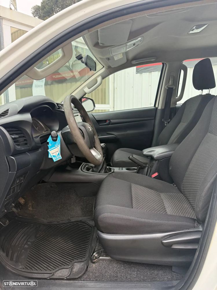 Toyota Hilux 2.4 D-4D 4WD CD CH - 5