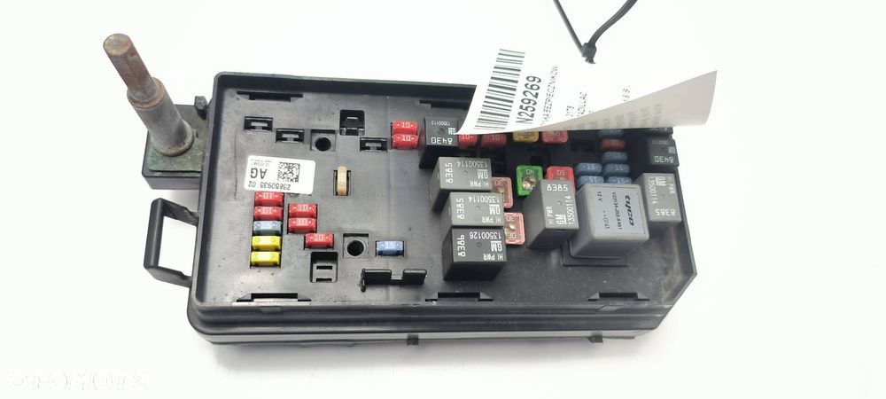 SKRZYNKA BEZPIECZNIKÓW CADILLAC DTS 25850935 - 1