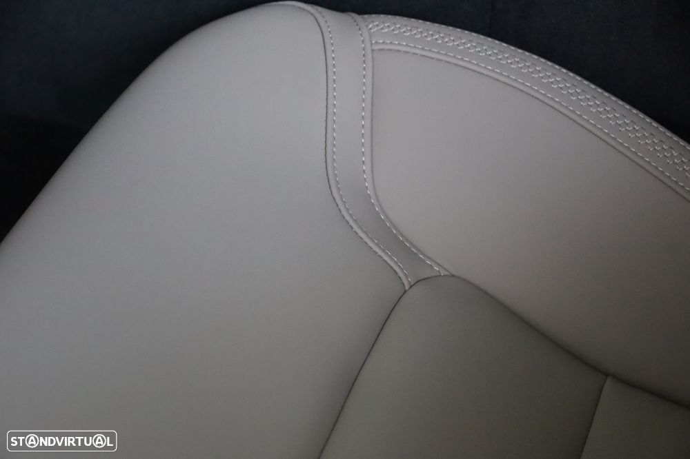 Volvo XC 60 2.0 T6 PHEV Core AWD - 12