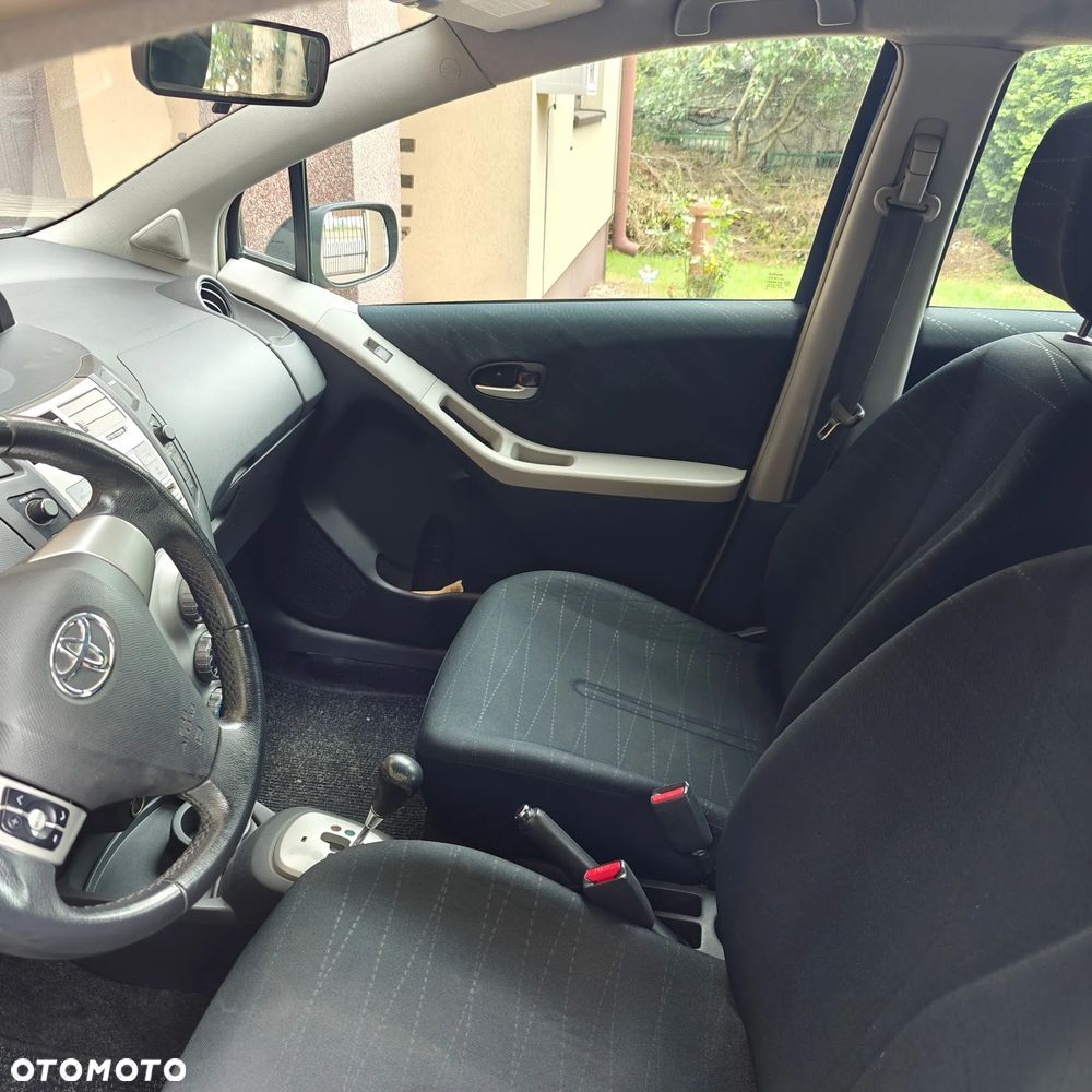 Toyota Yaris 1.3 Sol MM - 4