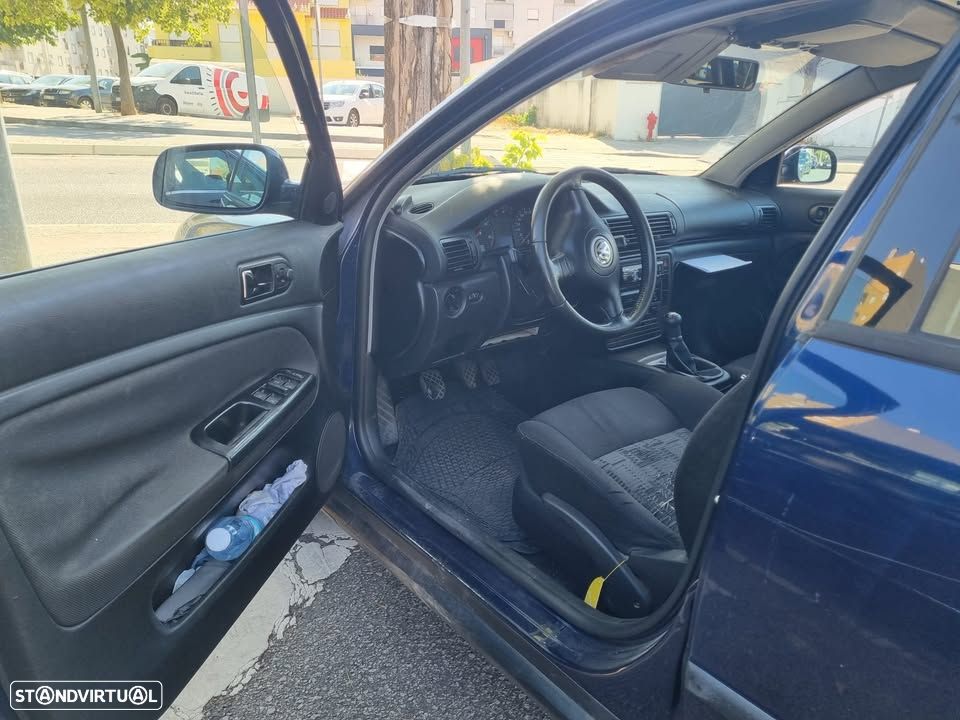 VW Passat Variant 1.9 TDi Confortline - 9