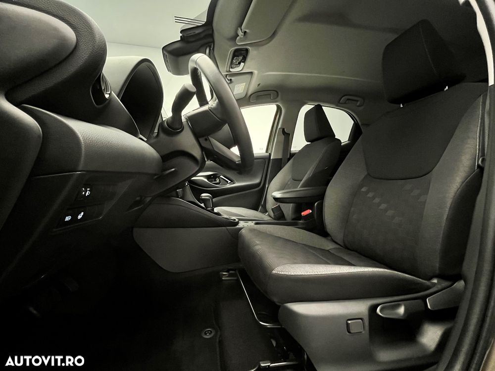 Toyota Yaris 1.5 VVT-i HSD Dynamic - 11