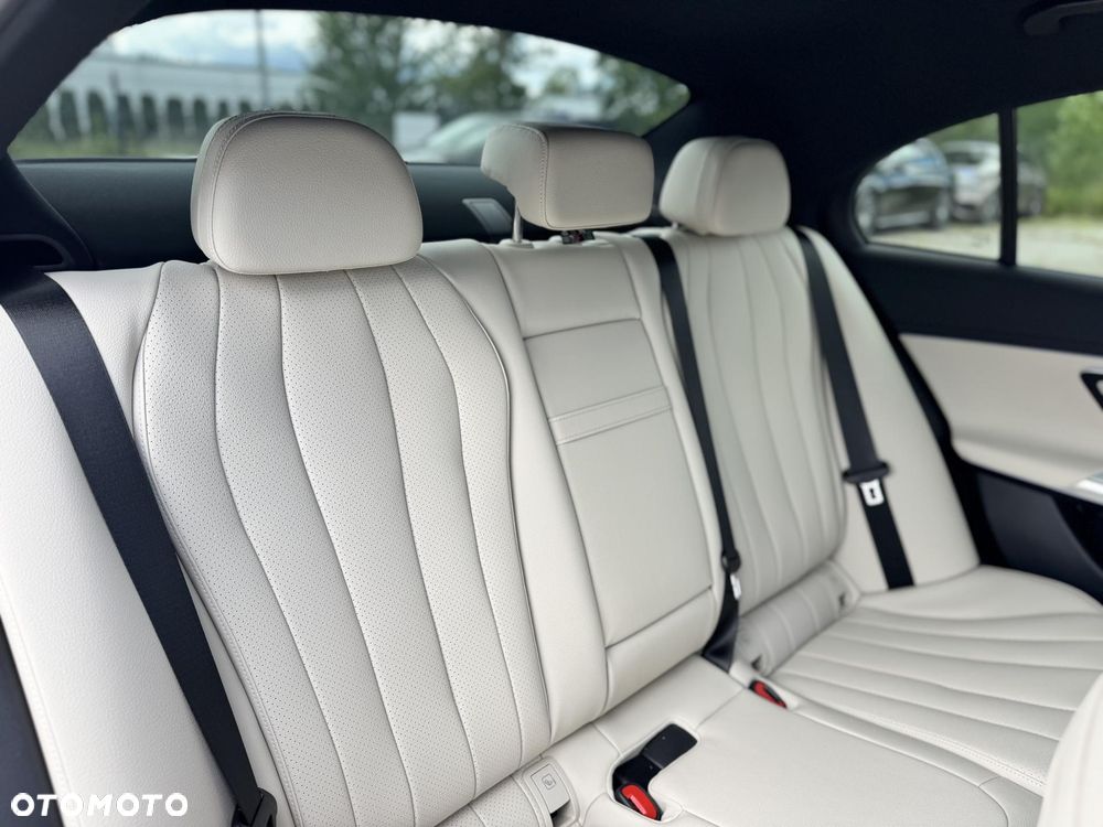 Mercedes-Benz Klasa E 220 d mHEV 4-Matic Avantgarde 9G-Tronic - 19