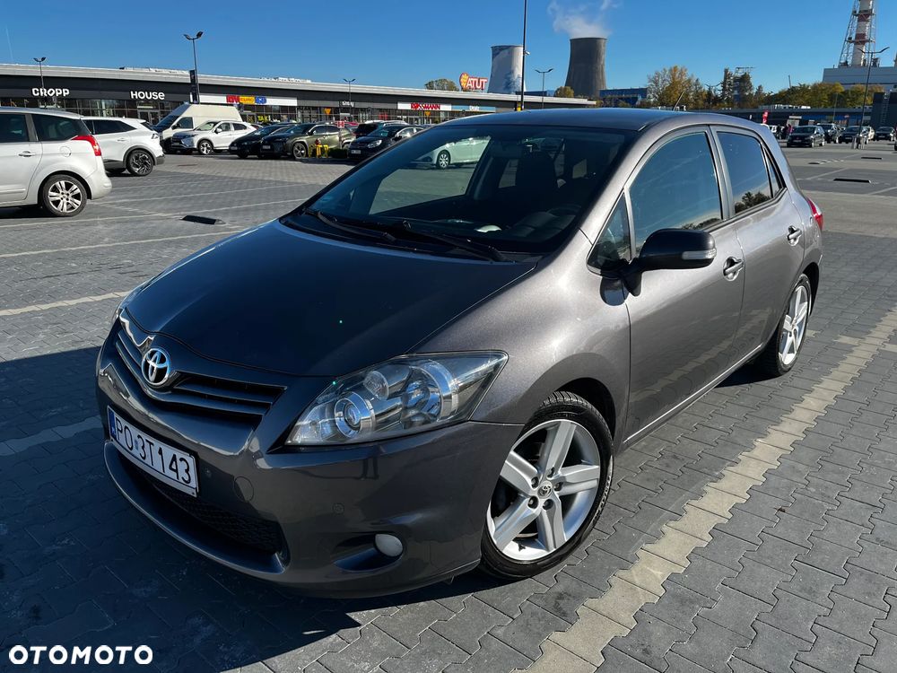 Toyota Auris 2010 photo 2