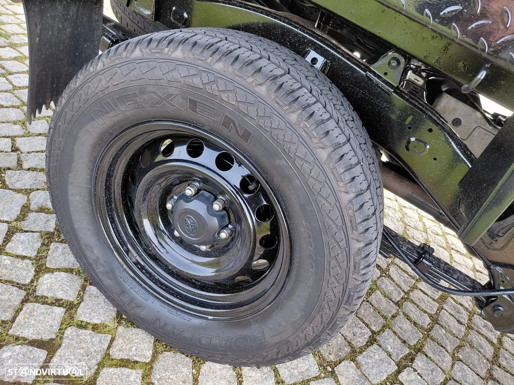 Toyota Hilux - 16
