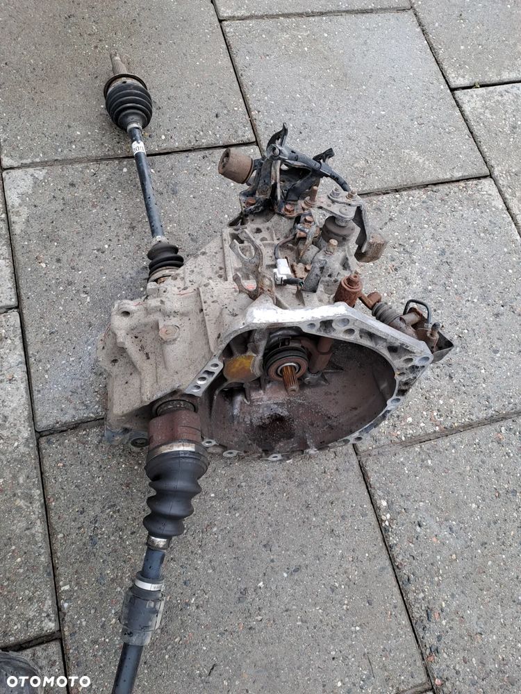 Toyota Yaris II 1.0 VVTi skrzynia biegów 20TT04 - 3