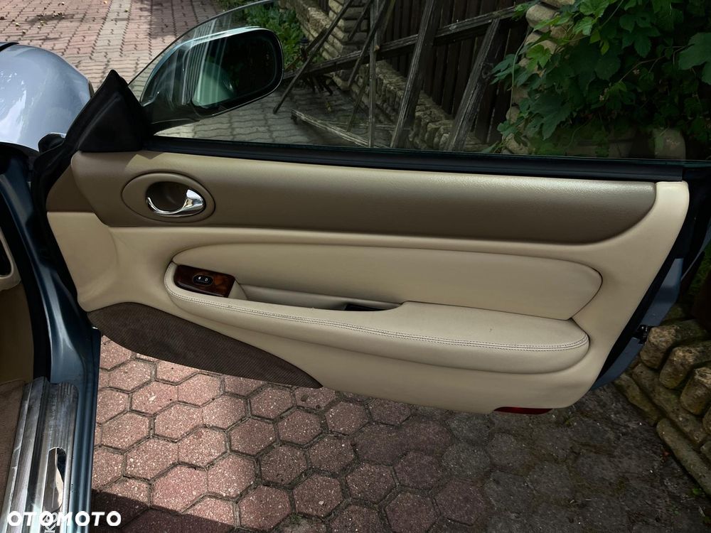 Jaguar XK8 - 10