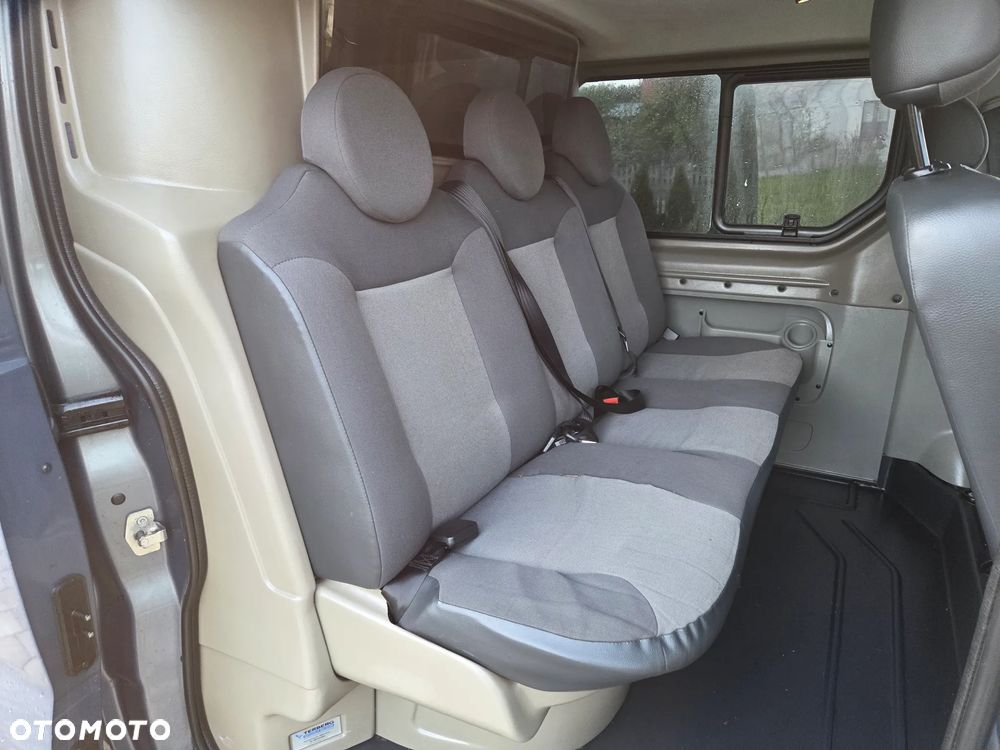 Renault TRAFIC LONG KLIMA TEMPOMAT ORYGINAŁ DUBEL KABINA ZADBANY FULL OPCJA DOPOSAŻONY - 10