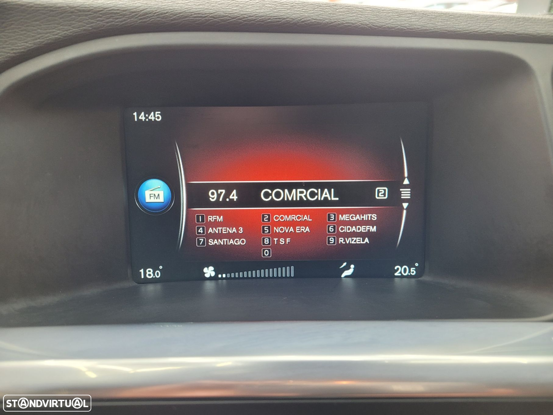 Volvo V60 2.0 D4 R-Design - 30
